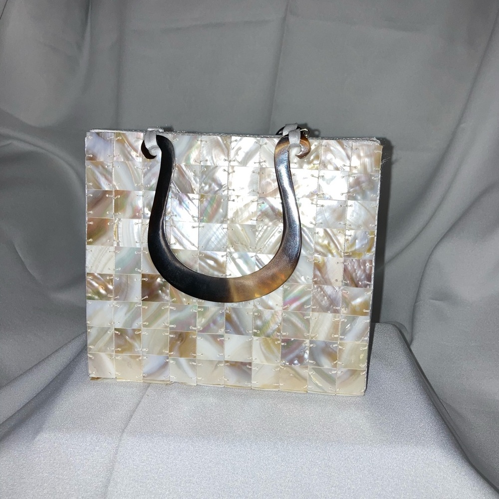 Shell purse